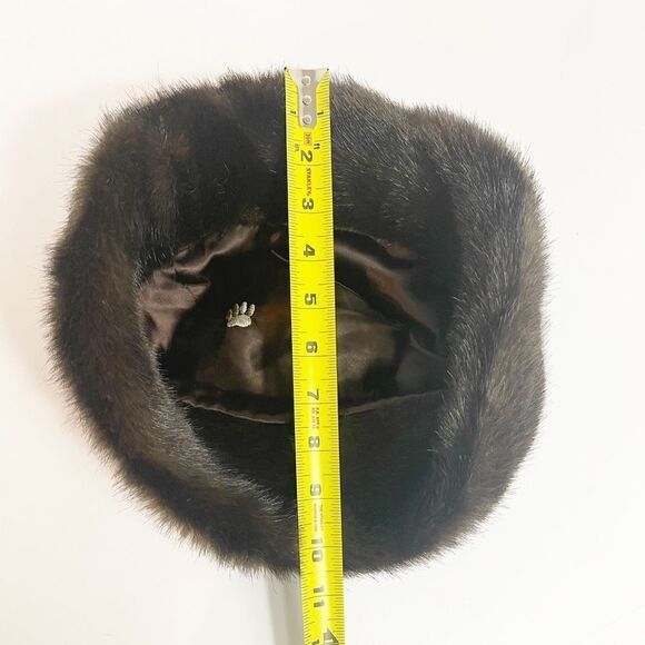 La Maison De La Fausse Fourrure  faux fur Winter Hat - Picture 3 of 4